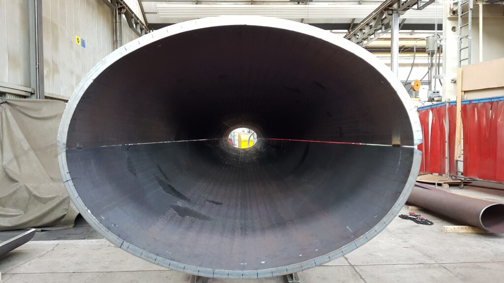 Pylon mit elliptischem Querschnitt